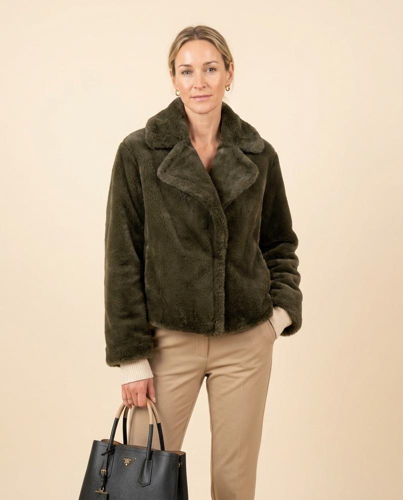 Madline24 - Vasol | Plüschige Kurze Jacke Damen