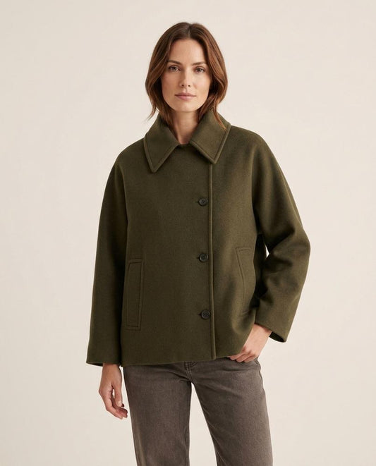 Madline24 - Alken | Kurze Geknöpfte Jacke Damen
